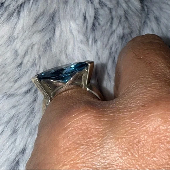 Elegant Marquise shaped Blue Stone Sterling Silver Ring approx 4 1/2-5 - Picture 13 of 13